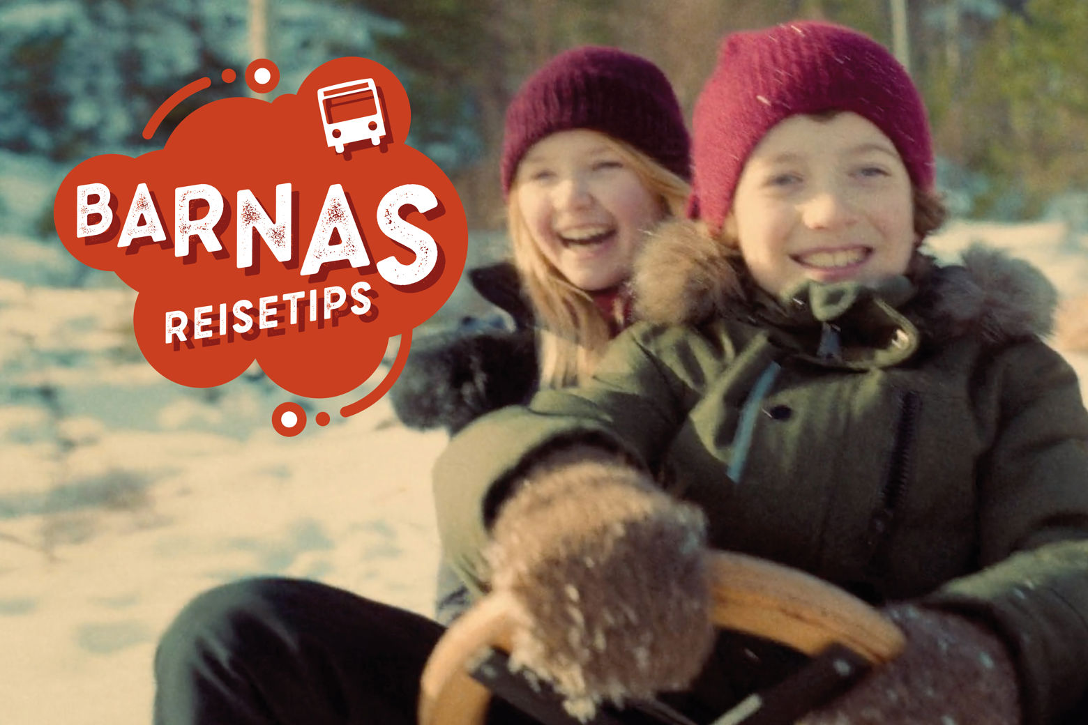 Barn på kjelke, med teksten "Barnas reisetips"