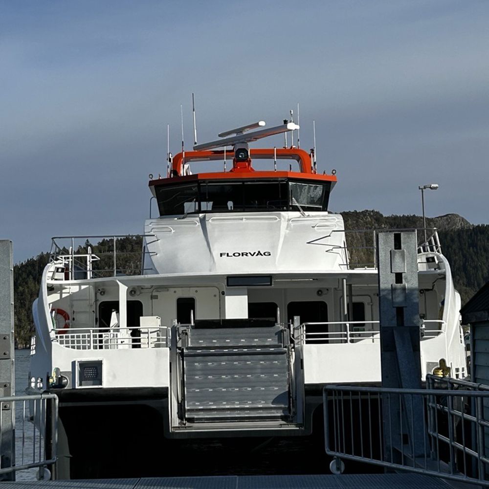 MS Florvåg til kai ved Kleppestø.